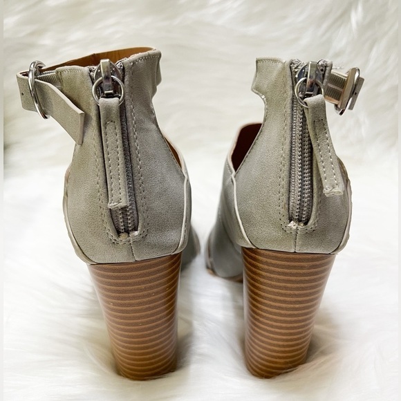 CADENCE Peep Toe Strappy Heels Buckle Grey Size 5.5 - Picture 8 of 14